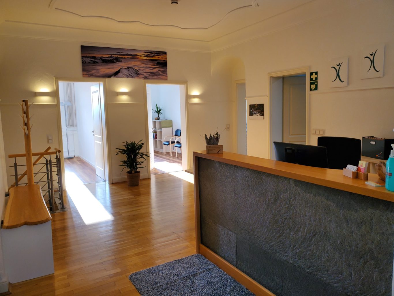 Empfangsbereich / Anmeldung Willkommen